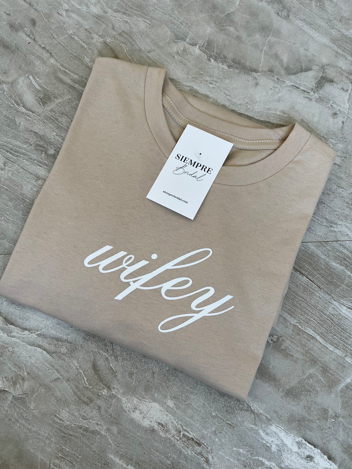 "Wifey" t-shirt light tan - MEDIUM