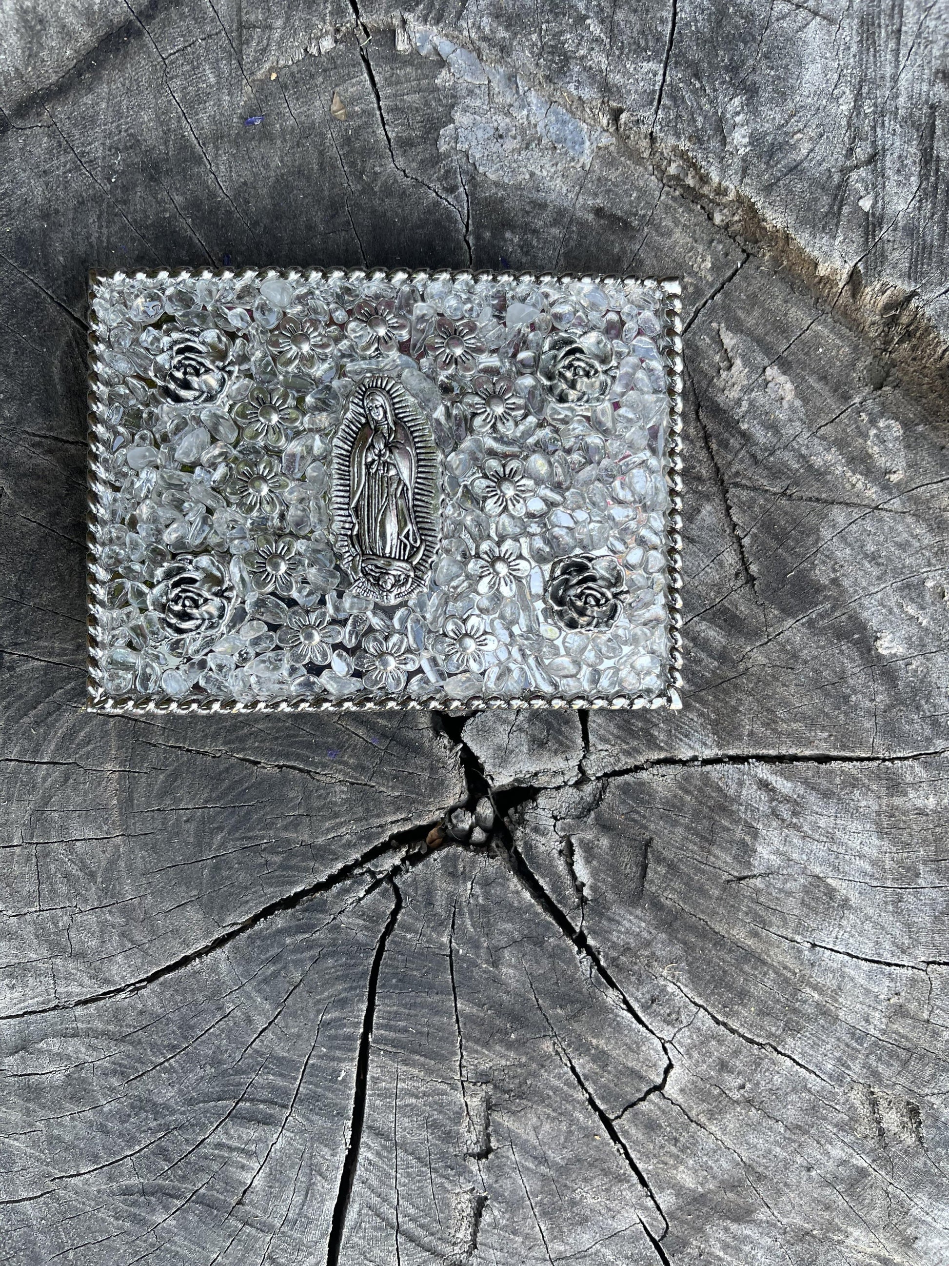 Virgencita Buckle: Clear rocks - Dos Primaveras